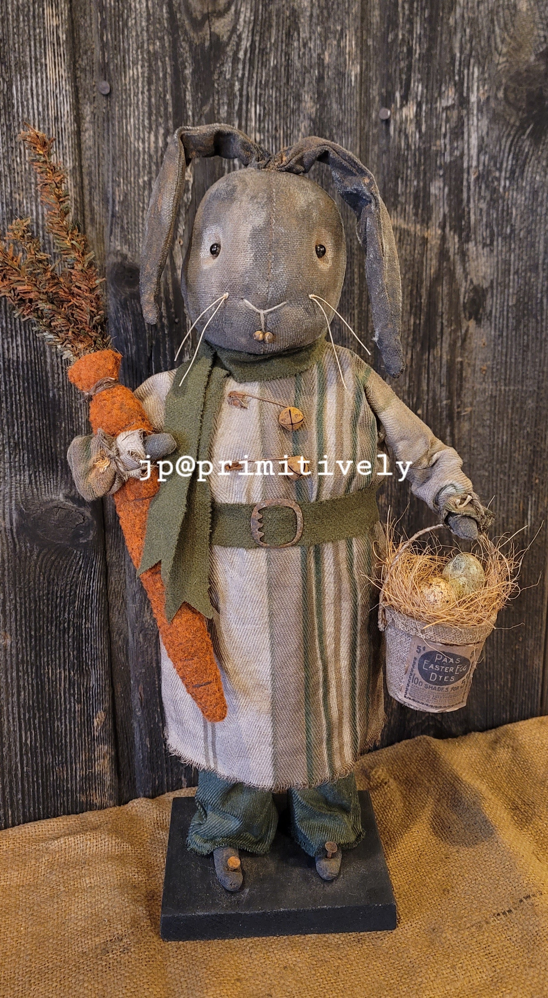 *Gus* Primitive Rabbit w/carrot and egg pail – Primitively
